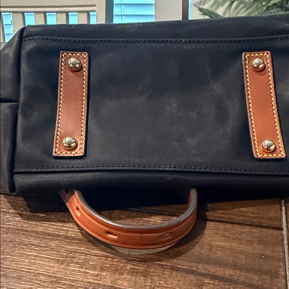 Dooney & Bourke NWT Black and Tan Nylon Shoulder / Crossbody Bag - Picture 7 of 9